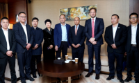 亞奧理事會總干事對杭州亞運會官方供應商紐恩泰所作貢獻表示贊賞并希望世界泳聯合作