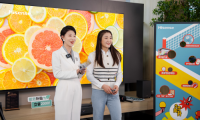 奧運冠軍陳夢體驗海信激光電視大屏護(hù)眼功能，直播間內(nèi)氣氛火熱