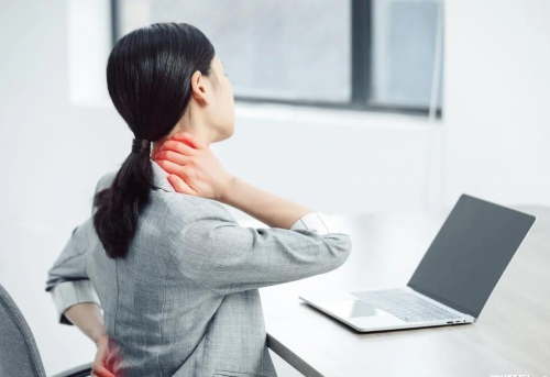 腰痛睡什么床墊好？東寶床墊護脊護腰