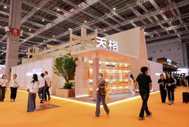 為高端立標(biāo)準(zhǔn) 以?xún)r(jià)值贏競(jìng)爭(zhēng)|天格亮相上海地材展賦能行業(yè)高質(zhì)量發(fā)展